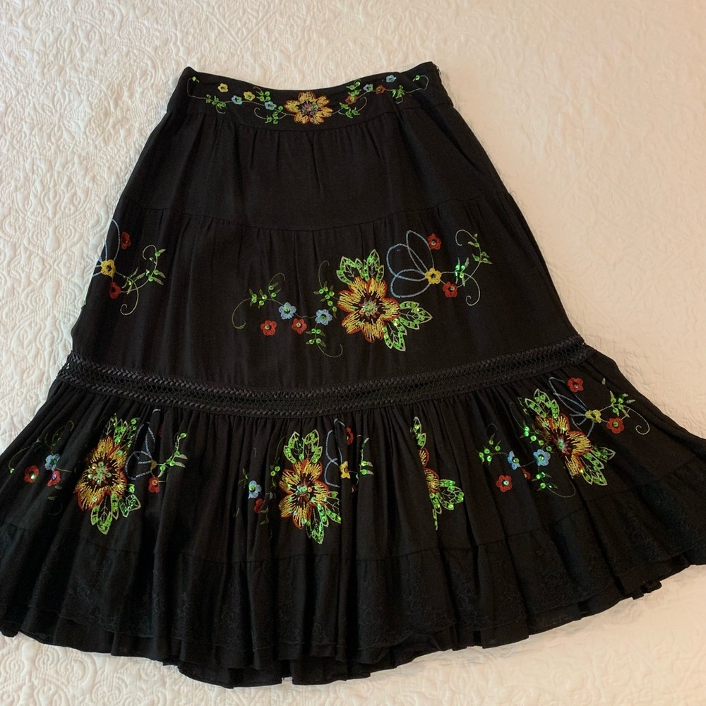 WD.NY Vintage Black Linen Tiered Skirt with Colorful Floral Embroidery